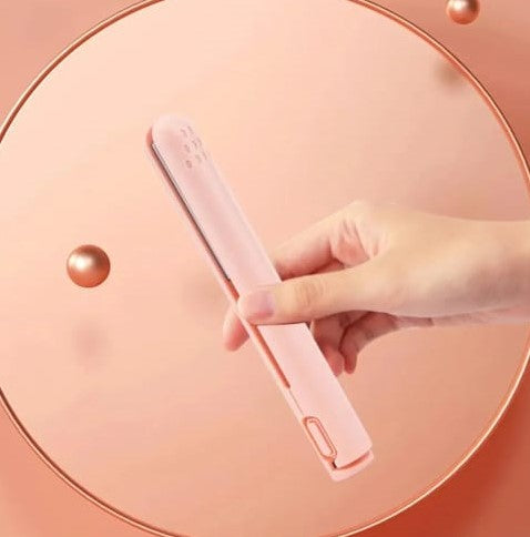Mini GlamGlide Hair Straightener : Effortless Style Anywhere, Anytime!